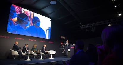 Un moment de l'operació teleassistida des del MWC.