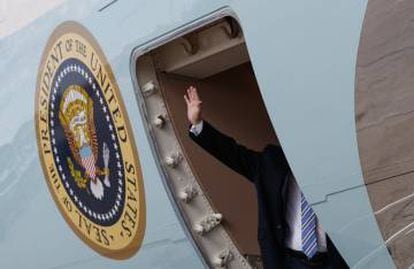 Trump este viernes saliendo hacia Florida en el avión presidencial.