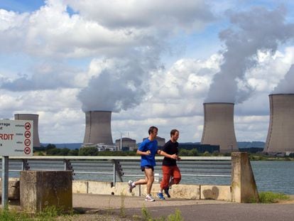 Central nuclear en Cattenom, junto al r&iacute;o Mosela, Francia.   