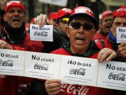 Protestas de trabajadores contra el ERE de Coca-Cola.