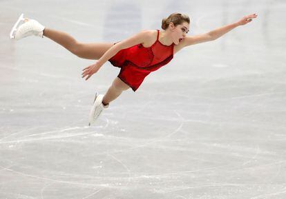 Alaine Chartrand, patinadora canadiense, durante su ejercicio en Osaka (Japón).