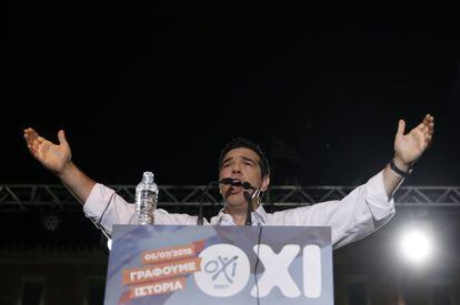 El primer ministro Tsipras, durante el mitin de viernes en Atenas.