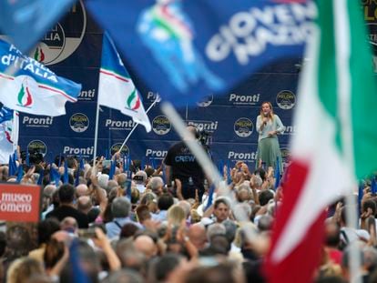Giorgia Meloni, presidenta del partido de extrema derecha Hermanos de Italia, que lidera las encuestas para las elecciones del 25 de septiembre, durante un mitin el 23 de agosto.