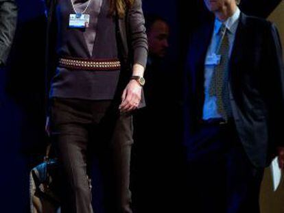 Rania de Jordania en el Foro Económico de Davos, junto a Bill Gates, el 24 de enero.