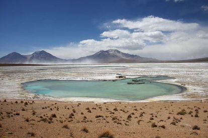 Las termas de Polloquere, a pocos kil&oacute;metros del salar de Surire. 