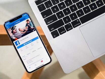 Facebook en un iPhone de Apple.