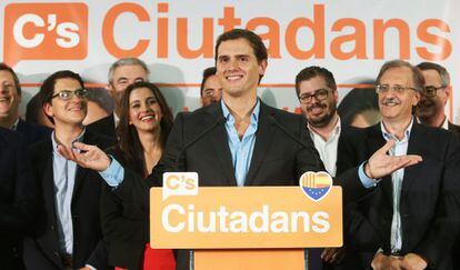 Albert Rivera, amb el comitè electoral de Ciutadans.
