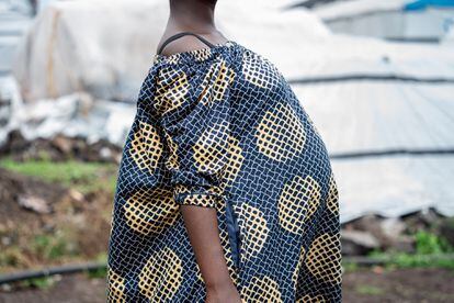 Shukuru (not her real name) is a 25-year-old girl displaced by the clashes between the army and the rebel group M23, who became pregnant after being raped in the Bulengo camp, near Goma.