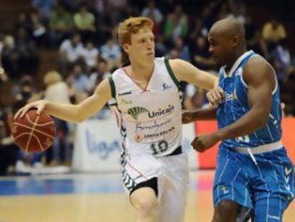 Alberto Díaz en un encuentro vistiendo la camiseta del Unicaja.