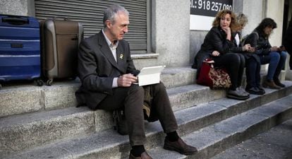 Miembros de Esquerra Republicana en la puertas del Supremo.