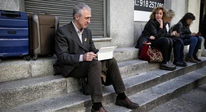 Miembros de Esquerra Republicana en la puertas del Supremo. 