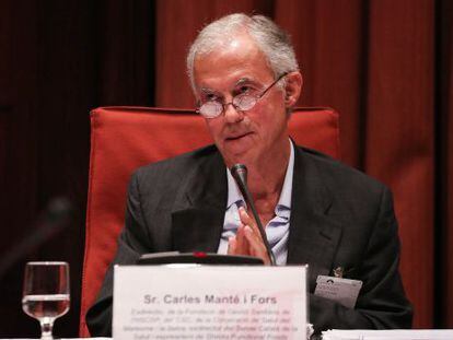 Carles Manté comparece en la comisión de investigación sobre la sanidad en el Parlament.