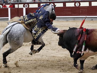El rejoneador João Moura hijo, en Las Ventas, durante la faena con su primer toro.