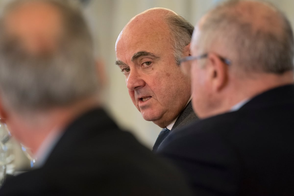 De Guindos, sobre la condonación del FLA: “Hubiese sido más inteligente convertirla en deuda perpetua” | Economía