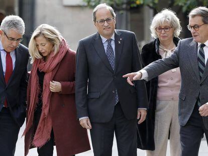 Francesc Homs, Joana Ortega, Quim Torra, Irene Rigau i Artur Mas, en el Palau de la Generalitat en el cinquè aniversari del 9-N.