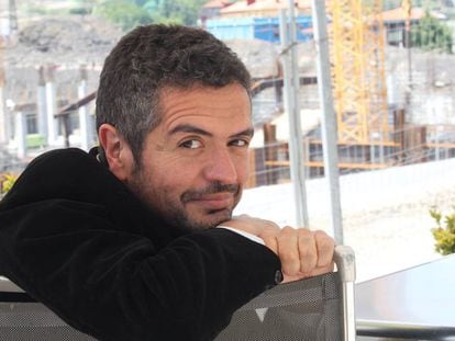 El escritor Leopoldo Brizuela, en Bilbao, el 25 de mayo de 2012. 