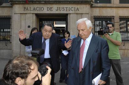 El abogado Emilio Atrio (izquierda) y José Luis Baltar
