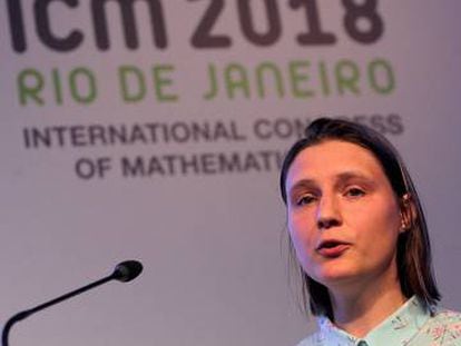 Maryna Viazovska durante su charla en el ICM.