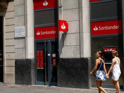 Santander compra la socimi dueña de 692 oficinas en una operación de 180 millones