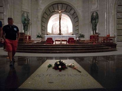 Tumba de Primo de Rivera, en la basílica del Valle de los Caídos.