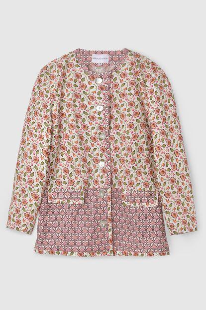 Esta camisa de María de la Orden combina diferentes estampados de flores típicos de la India con una silueta de inspiración vintage.

140€