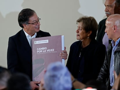 Gustavo Petro durante la radicación del proyecto de ley de reforma pensional ante el Congreso, en Bogotá (Colombia), en marzo del 2023.