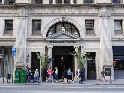 Façana del Grand Hotel Central, propietat de Guardans