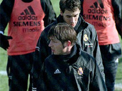 Celades, Raúl, Tote y Pavón, en un entrenamiento.