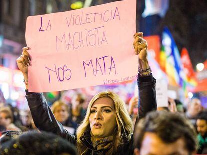 Primera marcha nacional contra los travesticidios el 28 de junio en Buenos Aires, Argentina.