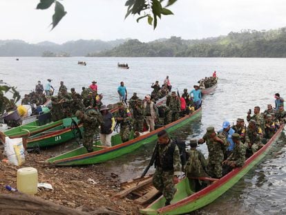 Las FARC han usado 100 lanchas para llegar a las zonas veredales donde entregarán las armas.