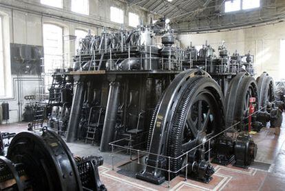 Uno de los tres motores diésel que se trajeron de Suiza, situado en la nave de motores de Metro de Madrid.