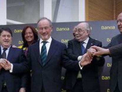 Foto de familia de los consejeros de Bankia. / CARLES FRANCESC