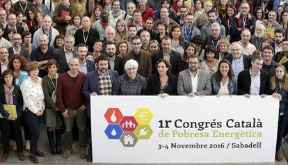 Foto de familia del I Congreso Catal&aacute;n sobre pobreza energ&eacute;tica que se celebra en Sabadell