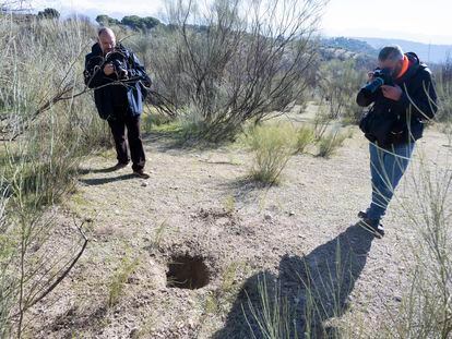 Lugar donde fue hallado este viernes el cadáver de un bebé envuelto en unas mantas en el barrio de El Fargue, en Granada.