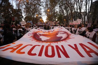 Una de las pancartas, en el inicio de la la manifestación contra el cambio climático en Madrid.