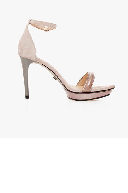 Sandalias nude de Adolfo Domínguez (109 euros).