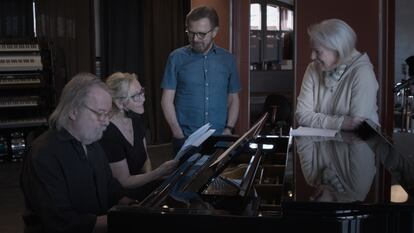 Los cuatro miembro de ABBA durante la grabación de su noveno álbum, 'Voyage'.