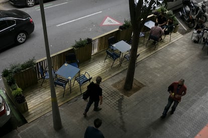 Terraza de un bar de Barcelona, este jueves.