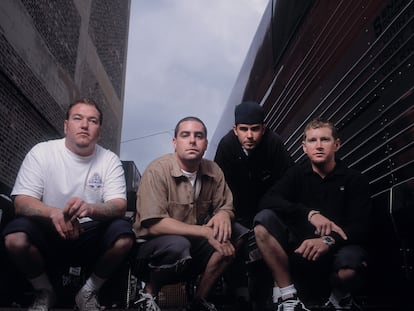 La banda estadounidense Smash Mouth (Steve Harwell, Paul De Lisle, Greg Camp y Kevin Coleman) fotografiada en Chicago en 1997.