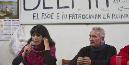 La eurodiputada de Podemos Teresa Rodr&iacute;guez y el sindicalista Diego Ca&ntilde;amero, en C&aacute;diz. 