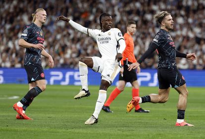 Camavinga scores the equalizing goal for Real Madrid against Manchester City.