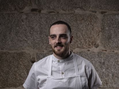 El cocinero Xosé Magalhaes, copropietario del restaurante Ceibe, en Ourense. Imagen proporcionada por el establecimiento.