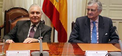 Carlos Dívar y Eduardo Torres-Dulce, en el Consejo del Poder Judicial, en febrero pasado.