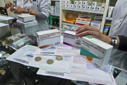 Cataluña quiere cobrar un euro por cada medicamento recetado.