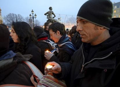 Marcha con motivo del primer aniversario del secuestro en Afganistán de dos periodistas franceses, Stephane Taponier y Herve Guesquiere, el 29 de diciembre de 2010 en París.