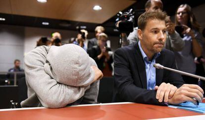 Uno de los presuntos cómplices del atacante de Turku durante el juicio de este martes.