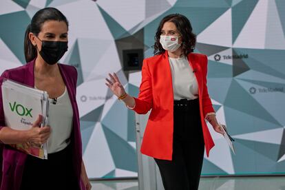 Rocío Monasterio (Vox) e Isabel Díaz Ayuso (PP) en el debate de Telemadrid.