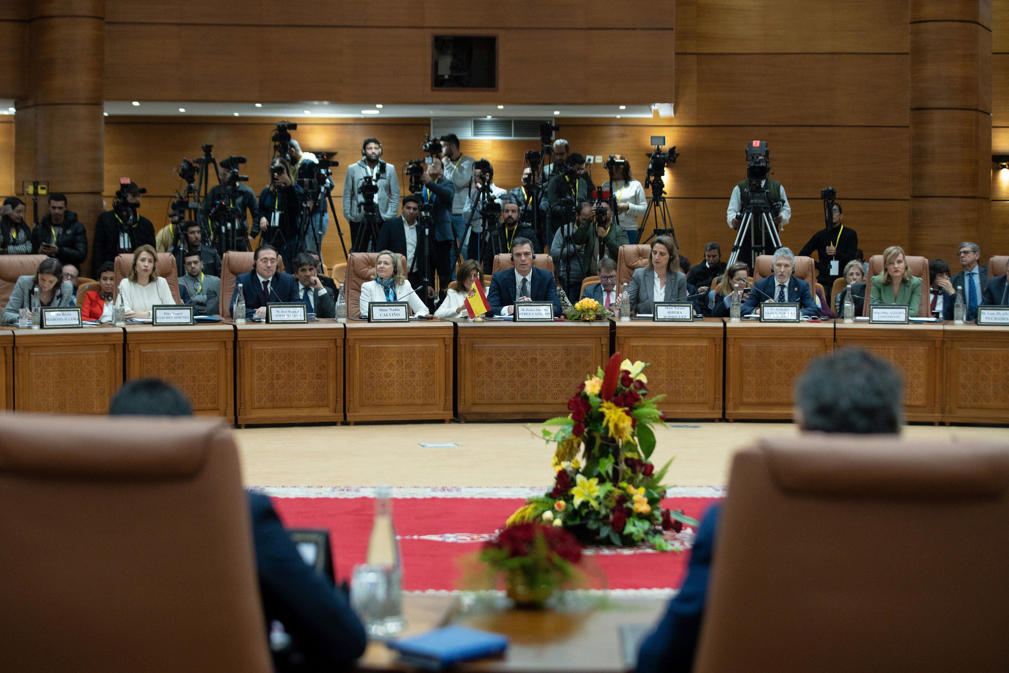 La delegación española en la cumbre con Marruecos en Rabat, el jueves al inicio de la sesión.