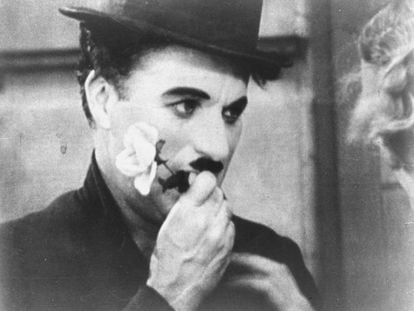 Charlie Chaplin, &quot;Charlot&quot;, en un fotograma de la pel&iacute;cula  &quot;Luces de la ciudad&quot;.   