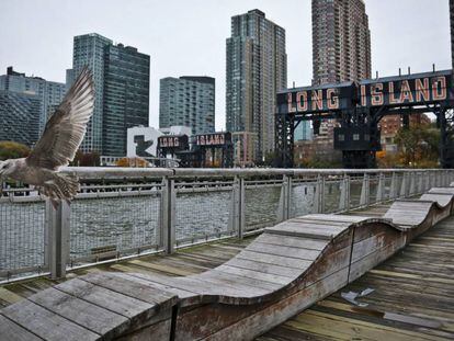 El antiguo muelle de Long Island City, Nueva York.